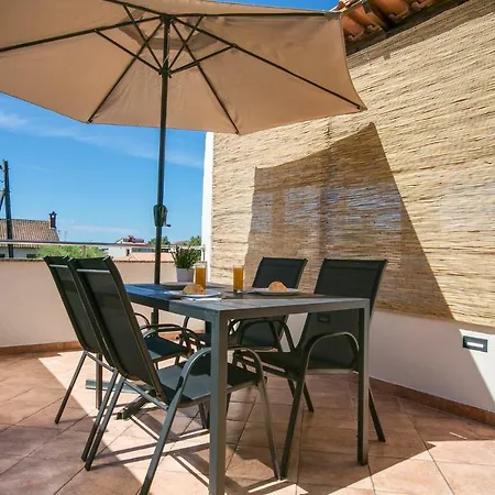 Apartament Maja *